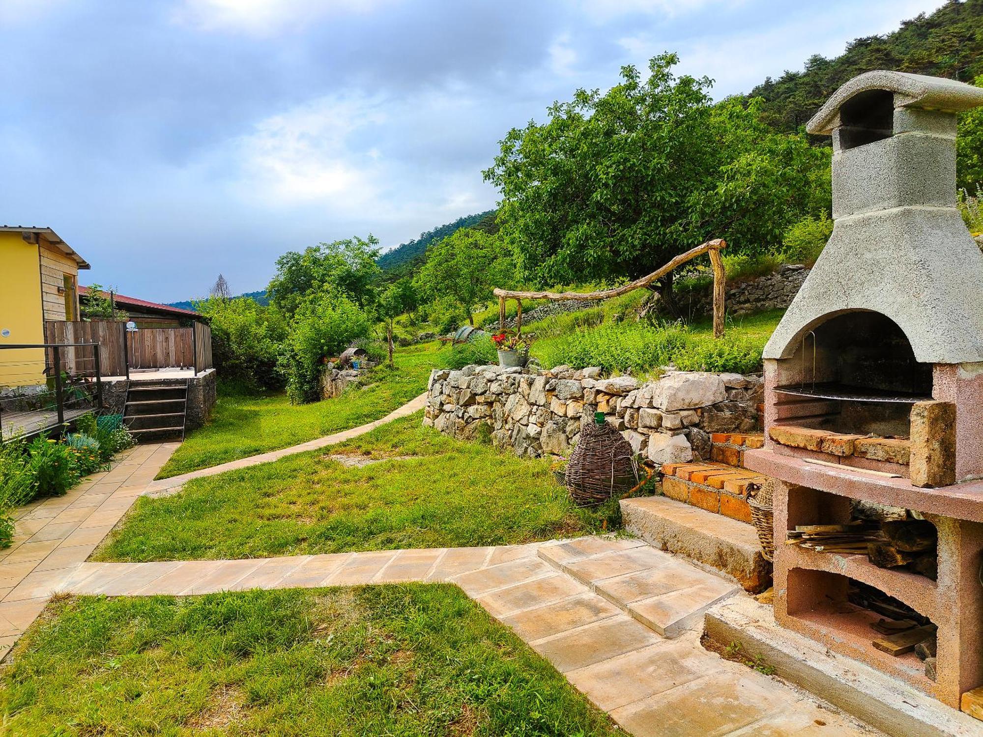 Homestead Zavadlal - Domacija Zavadlal Komen Kültér fotó